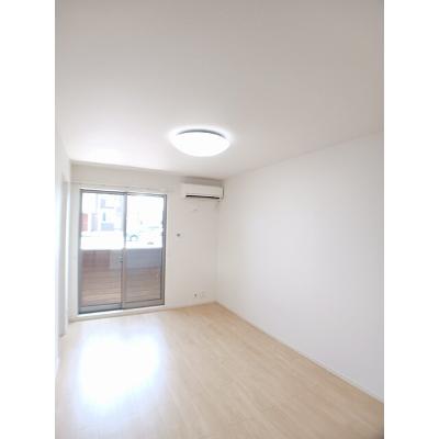 ロイヤルパークⅡ 102【管理NO：1-023509401-01020】 ★家具家電は申し込み後に搬入しますの物件写真2