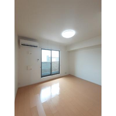 メゾンド・ボウトン 202【管理NO：1-020340101-02020】 ★家具家電は申し込み後に搬入します★の物件写真2