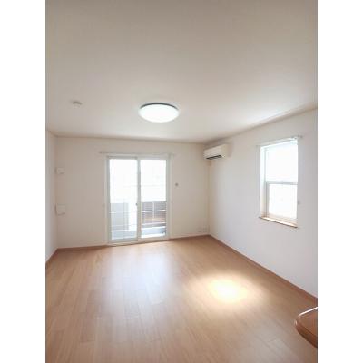 フローラ・フレーバー 103【管理NO：1-014589901-01030】 ★家具家電は申し込み後に搬入しますの物件写真2