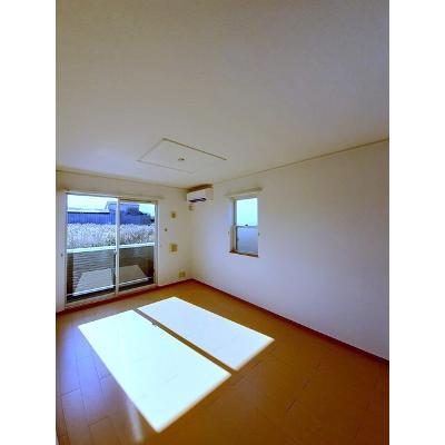 フォンモンターニュⅡＣ 103【管理NO：1-014582003-01030】 ★家具家電は申し込み後に搬入しますの物件写真2