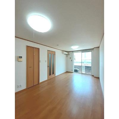 クレイン 102【管理NO：1-012525701-01020】 ★家具家電は申し込み後に搬入しますの物件写真2