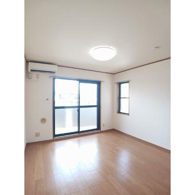 フルール・Ｍ 205【管理NO：1-011365601-02040】 ★家具家電は申し込み後に搬入します★の物件写真2