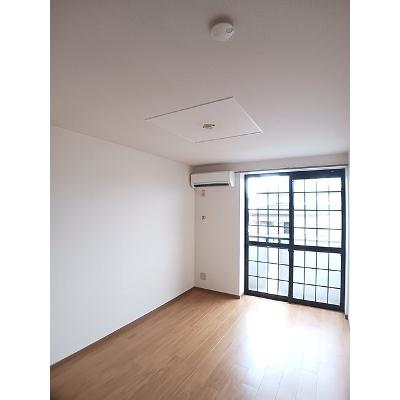 オーブリーアサノ　Ａ 203【管理NO：1-010402201-02030】 ★家具家電は申し込み後に搬入します★の物件写真2