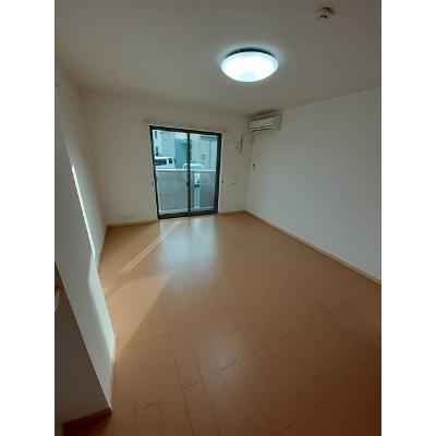ナリッシュ 101【管理NO：1-019903401-01010】 ★家具家電は申し込み後に搬入します 2026年07月下旬入居可能の物件写真2