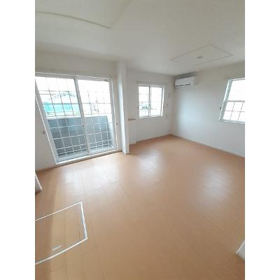 スカイブルー 103【管理NO：1-017351201-01030】 ★家具家電は申し込み後に搬入しますの物件写真2