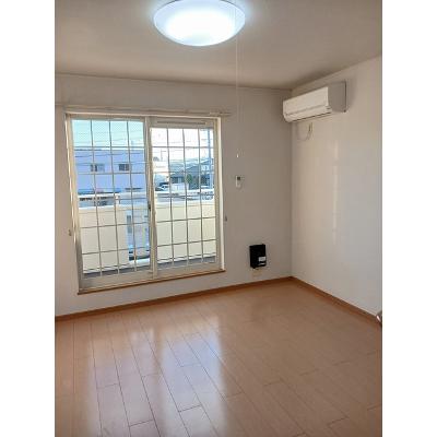 サフラン 205【管理NO：1-015016701-02040】 ★家具家電は申し込み後に搬入しますの物件写真2