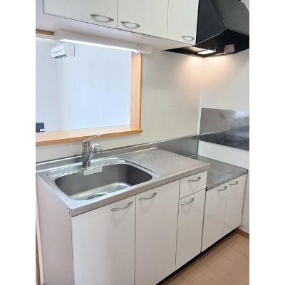 サフラン 105【管理NO：1-015016701-01040】 ★家具家電は申し込み後に搬入します 2026年07月中旬入居可能の物件写真3