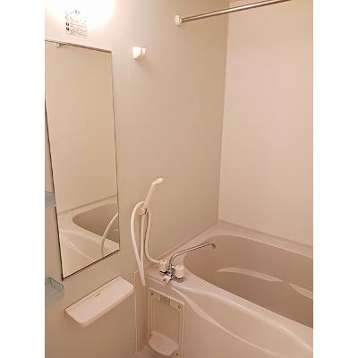 サフラン 105【管理NO：1-015016701-01040】 ★家具家電は申し込み後に搬入します 2026年07月中旬入居可能の物件写真4