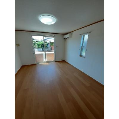 ルーナ・ピエーナ 105【管理NO：1-013096301-01040】 ★家具家電は申し込み後に搬入しますの物件写真2