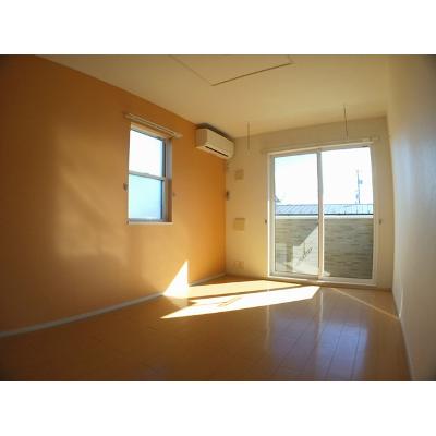 サクラ 101【管理NO：1-019238301-01010】 ★家具家電は申し込み後に搬入します★の物件写真2