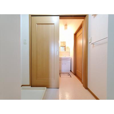 グランツ・モーデⅠ 101【管理NO：1-014077401-01010】 ★家具家電は申し込み後に搬入します★の物件写真6