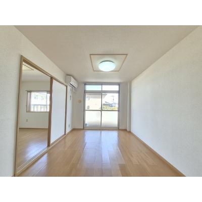サマーディーンヤマイチ 102【管理NO：1-004978301-01020】 ★家具家電は申し込み後に搬入しますの物件写真2