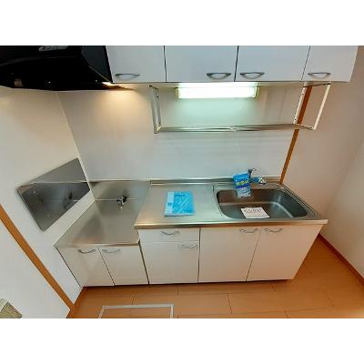 フローラルハイツⅢ 103【管理NO：1-014887401-01030】 ★家具家電は申し込み後に搬入しますの物件写真3