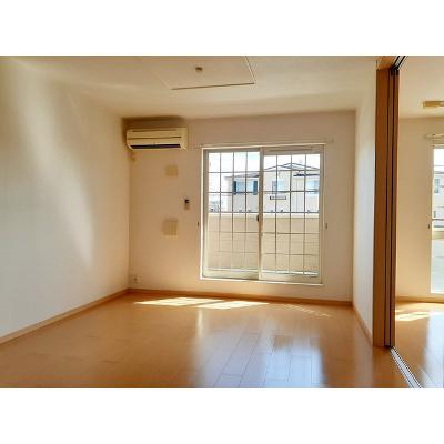 アリーヴィオⅡ　ｅａｓｔ 203【管理NO：1-016397702-02030】 ★家具家電は申し込み後に搬入しますの物件写真2