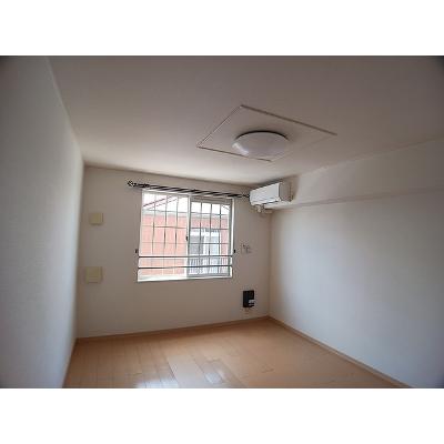 アリーヴィオ 203【管理NO：1-016200001-02030】 ★家具家電は申し込み後に搬入しますの物件写真2