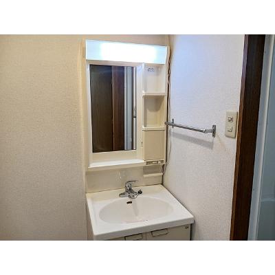 Ｃｏｕｒｔ　Ｌｉｖｅｌｙ 103【管理NO：1-009757501-01030】 ★家具家電は申し込み後に搬入します★の物件写真6