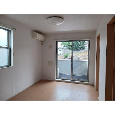 フレシール 101【管理NO：1-018385301-01010】 ★家具家電は申し込み後に搬入しますの物件写真2