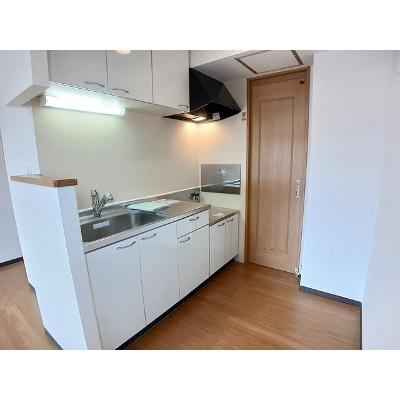サニーイーストＢ 301【管理NO：1-014012701-03010】 ★家具家電は申し込み後に搬入します★の物件写真3
