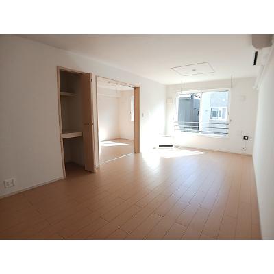 グランデセレノ 102【管理NO：1-019237501-01020】 ★家具家電は申し込み後に搬入します★の物件写真2