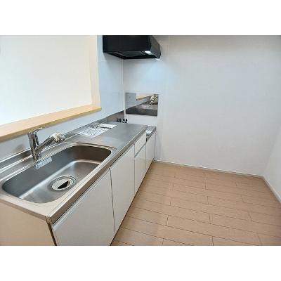 グランデセレノ 102【管理NO：1-019237501-01020】 ★家具家電は申し込み後に搬入します★の物件写真3