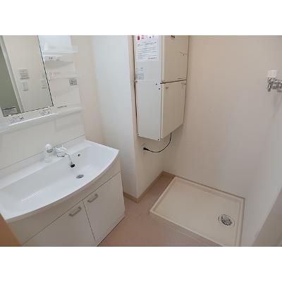 グランデセレノ 102【管理NO：1-019237501-01020】 ★家具家電は申し込み後に搬入します★の物件写真6