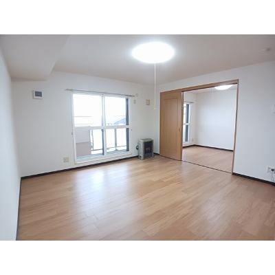 サニーイースト 303【管理NO：1-012813301-03030】 ★家具家電は申し込み後に搬入します★の物件写真2