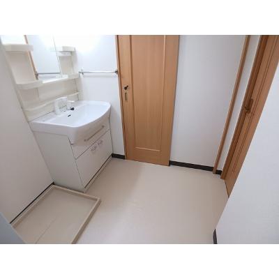 サニーイースト 303【管理NO：1-012813301-03030】 ★家具家電は申し込み後に搬入します★の物件写真6