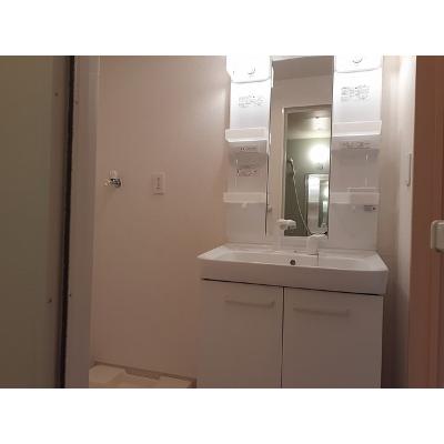 リベラメンテ 201【管理NO：1-018570401-02010】 ★家具家電は申し込み後に搬入しますの物件写真6