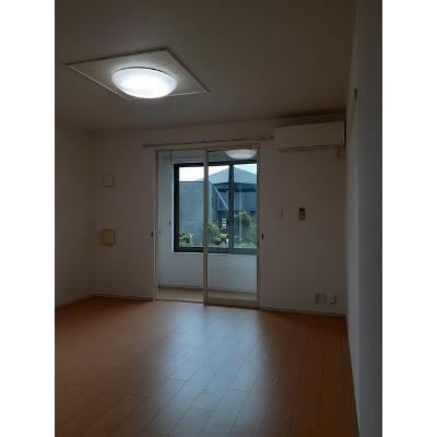 ベベ・フォセット 101【管理NO：1-018555801-01010】 ★家具家電は申し込み後に搬入します 2026年07月下旬入居可能の物件写真2