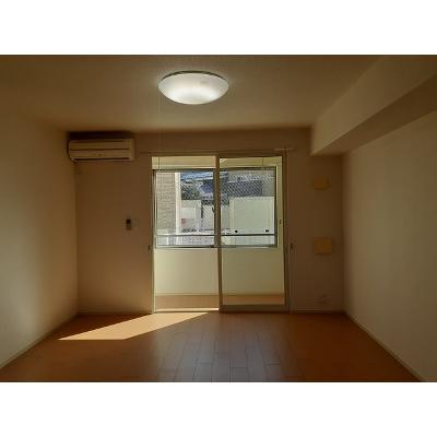 アム－ル 101【管理NO：1-017531901-01010】 ★家具家電は申し込み後に搬入しますの物件写真2