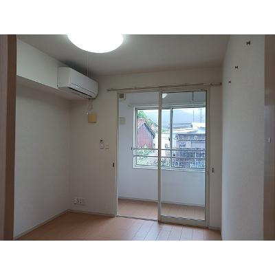 フル－ル 102【管理NO：1-017531902-01020】 ★家具家電は申し込み後に搬入しますの物件写真2