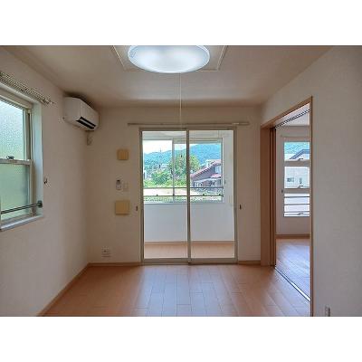 クロスロ－ド　沢　ｄｅｕｘ 203【管理NO：1-016551602-02030】 ★家具家電は申し込み後に搬入します★の物件写真2