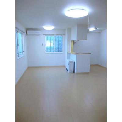 フレスクーラ 201【管理NO：1-016090201-02010】 ★家具家電は申し込み後に搬入します★ ★2026年09月中旬入居可能★の物件写真2