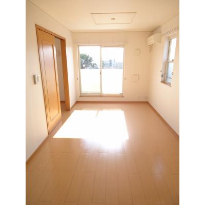 エル・セレッソＡ 201【管理NO：1-015445301-02010】 ★家具家電は申し込み後に搬入しますの物件写真2