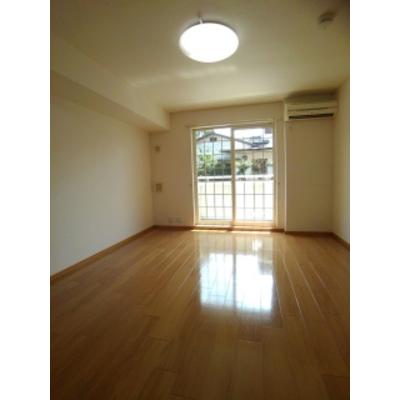 Ｉｎｔｅｒｆｉｅｌｄ 102【管理NO：1-013838001-01020】 ★家具家電は申し込み後に搬入します★の物件写真2