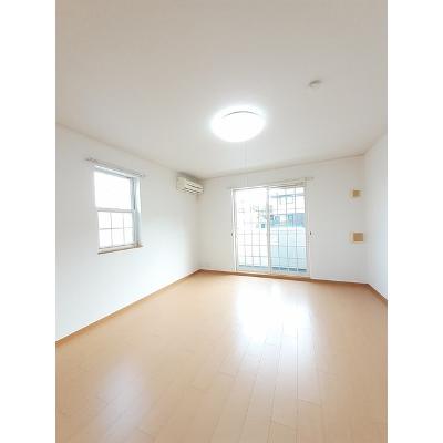 アーバンホワイトタナカⅢ 101【管理NO：1-014983501-01010】 ★家具家電は申し込み後に搬入しますの物件写真2