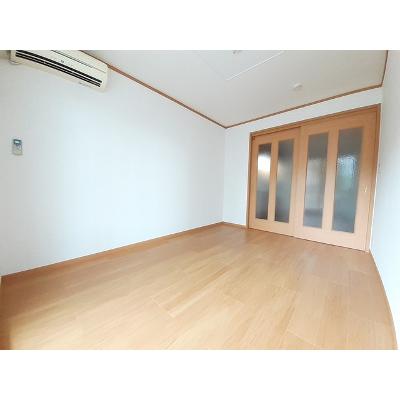 エヴァーグリーン 103【管理NO：1-012492401-01030】 ★家具家電は申し込み後に搬入します★ ★2026年08月中旬入居可能★の物件写真2