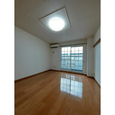 シャンドフルール 202【管理NO：1-011728101-02020】 ★家具家電は申し込み後に搬入します★の物件写真2
