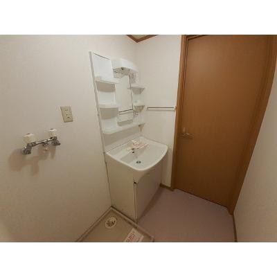 グラン　リオ 101【管理NO：1-011218301-01010】 ★家具家電は申し込み後に搬入します★の物件写真6