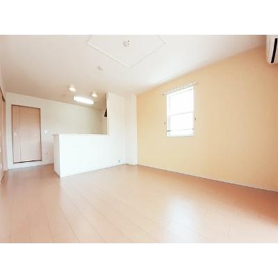 クレッシェンド 201【管理NO：1-020141301-02010】 ★家具家電は申し込み後に搬入します★ ★2026年08月中旬入居可能★の物件写真2