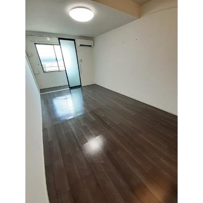 ベル　フィオーレ 203【管理NO：1-019401501-02030】 ★家具家電は申し込み後に搬入しますの物件写真2