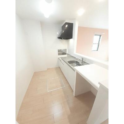 プリムローズ 105【管理NO：1-020707401-01050】 ★家具家電は申し込み後に搬入します★の物件写真3