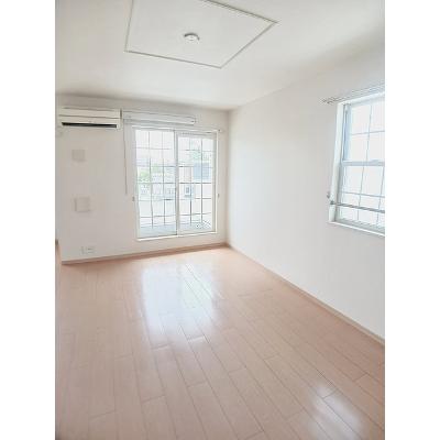 ウィステリア 201【管理NO：1-016754001-02010】 ★家具家電は申し込み後に搬入します 2026年07月中旬入居可能の物件写真2