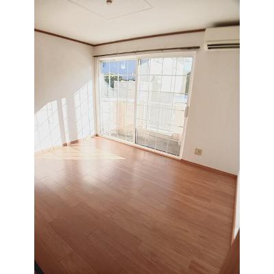 シュベリュール 103【管理NO：1-007781601-01030】 ★家具家電は申し込み後に搬入しますの物件写真2