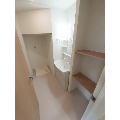 麗（うらら） 102【管理NO：1-021352902-01020】 ★家具家電は申し込み後に搬入しますの物件写真6