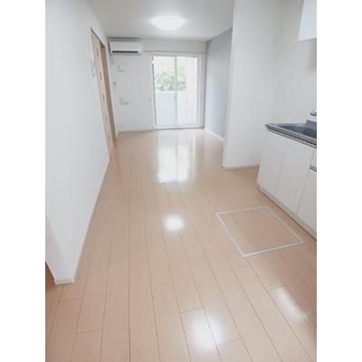 カサ・バトリョ 102【管理NO：1-021027302-01020】 ★家具家電は申し込み後に搬入します★の物件写真2