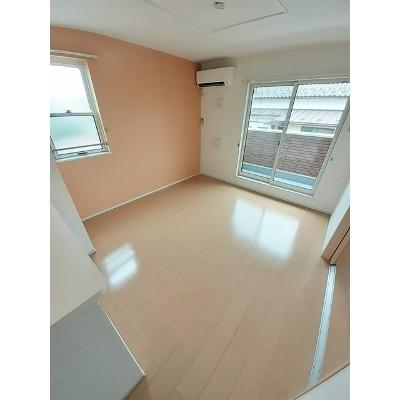 ユングフラウⅢ号館 201【管理NO：1-020140501-02010】 ★家具家電は申し込み後に搬入します★の物件写真2