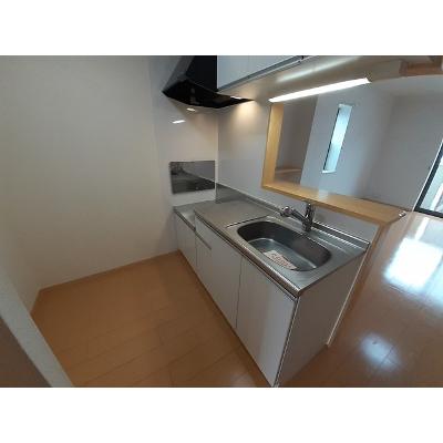 セレノ・カーサ 101【管理NO：1-018497301-01010】 ★家具家電は申し込み後に搬入します★の物件写真3