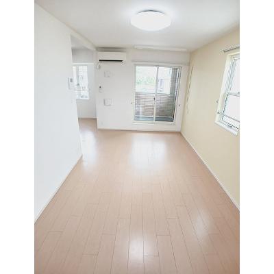 アントレッド 201【管理NO：1-016616501-02010】 ★家具家電は申し込み後に搬入しますの物件写真2
