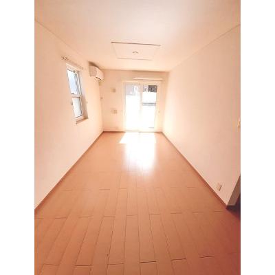 ソレアード　Ⅱ 101【管理NO：1-014792201-01010】 ★家具家電は申し込み後に搬入しますの物件写真2